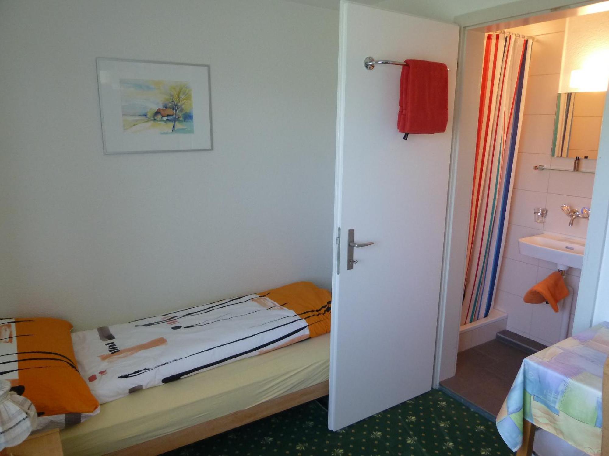 Hotel Restaurant Sunnmatt Aeschi Bei Spiez エクステリア 写真