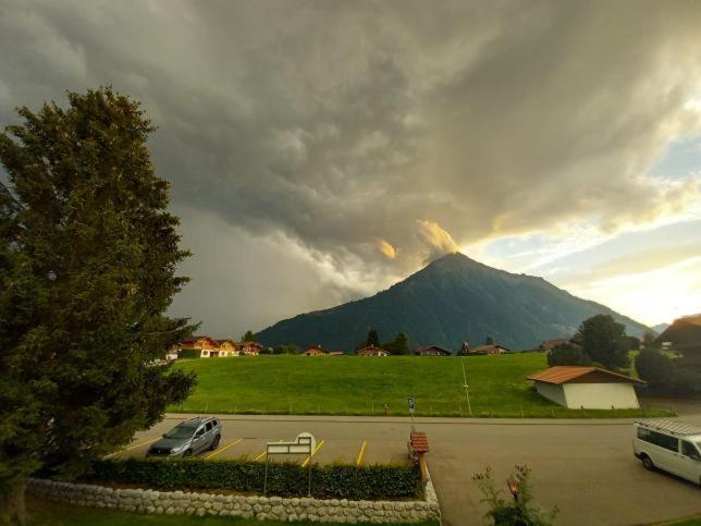 Hotel Restaurant Sunnmatt Aeschi Bei Spiez エクステリア 写真