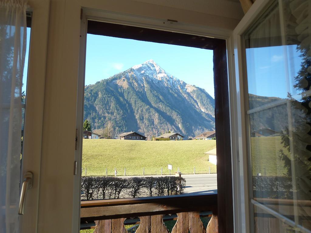 Hotel Restaurant Sunnmatt Aeschi Bei Spiez 部屋 写真
